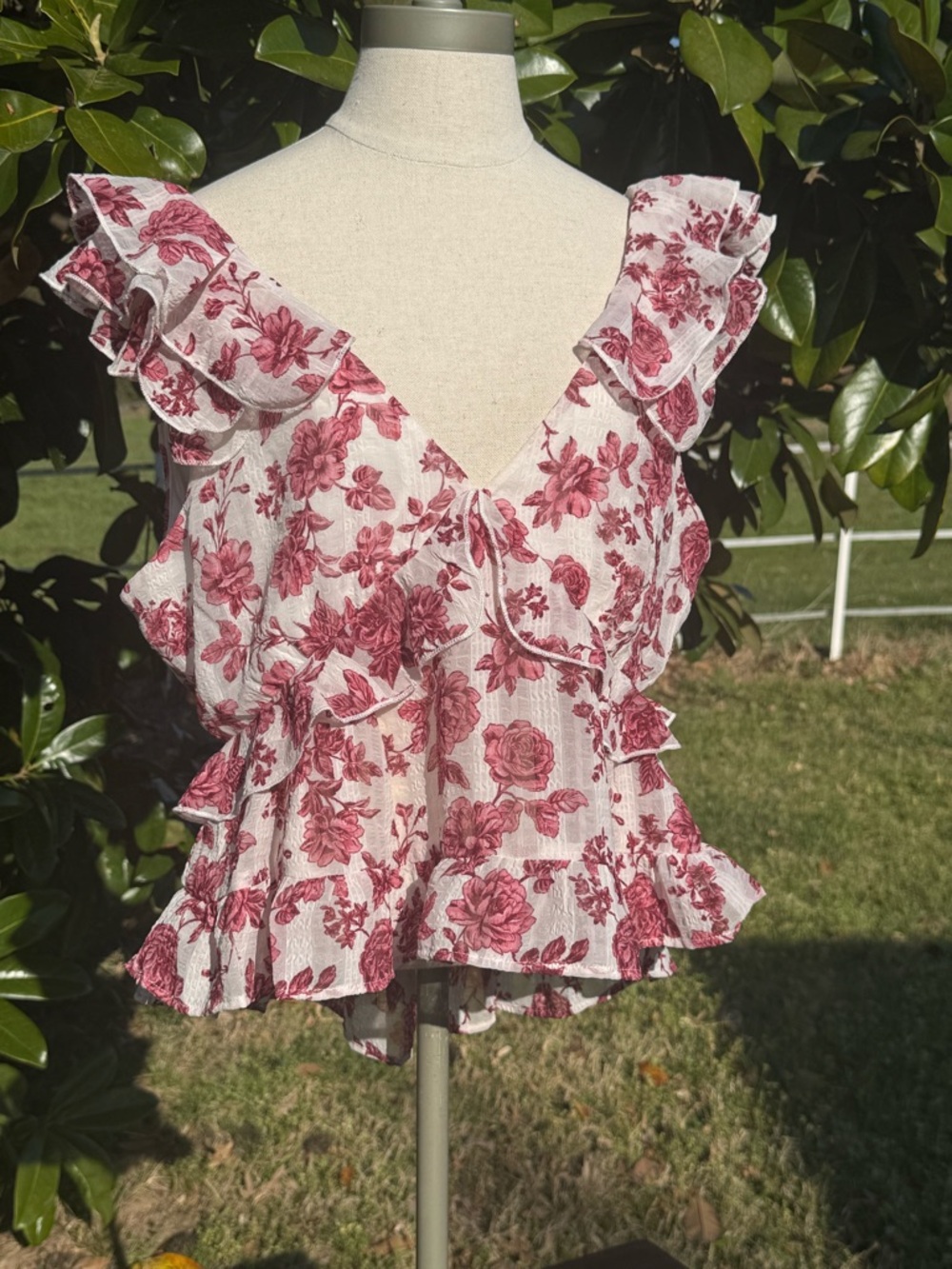 Francesca's Collections Rose-Print Ruffle V-Neck Camisole - Pink